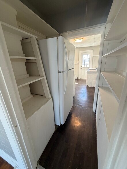 Building Photo - 12 Cottage Green