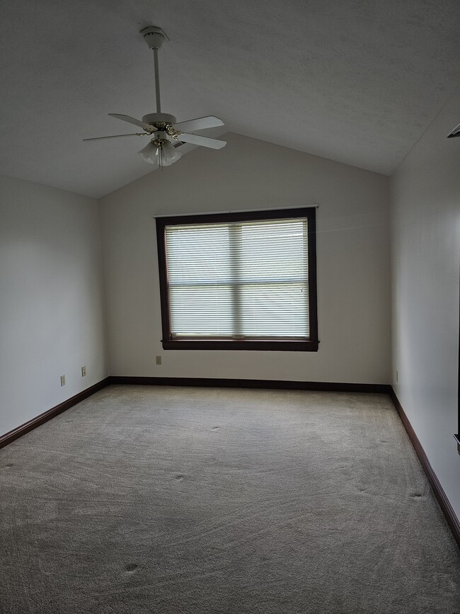 Building Photo - 2380 Willow Rd