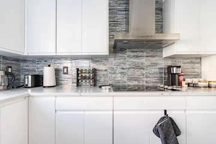 Building Photo - 16908 River Rock Dr