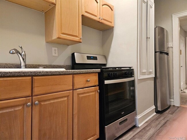 Building Photo - 30 Shipherd Ave