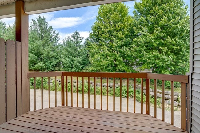 Building Photo - 1813 Carns Dr