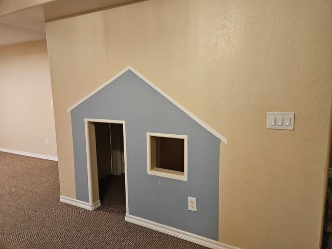 Building Photo - 4007 E 66 N