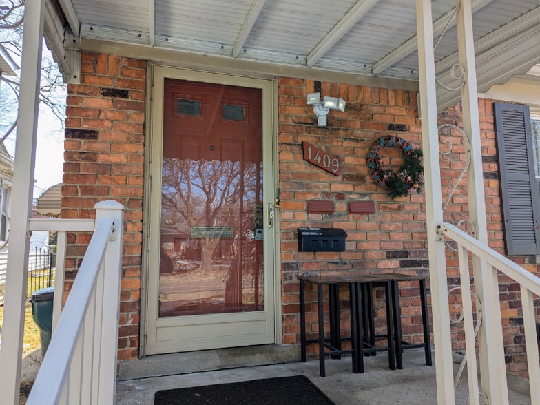 Building Photo - 1409 Catalpa Dr