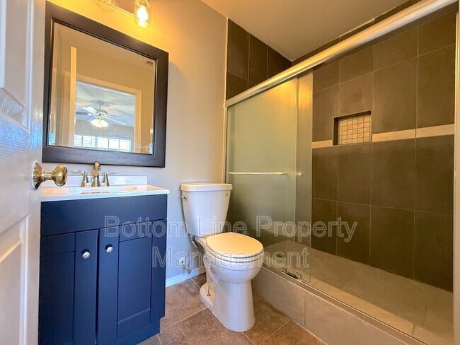 Building Photo - 511 Kingville Dr