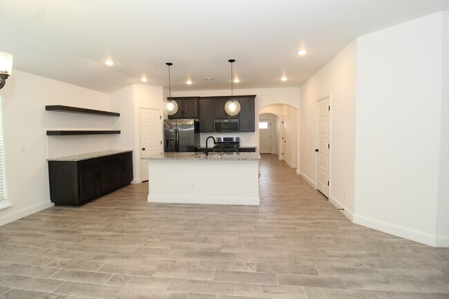 Building Photo - 1450 Ari Ave