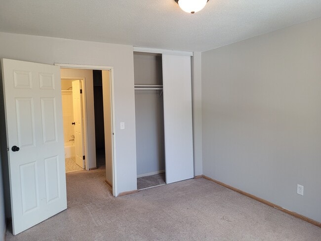 Building Photo - Aldrich Apartments | Near I-94 & Theodore Wirth