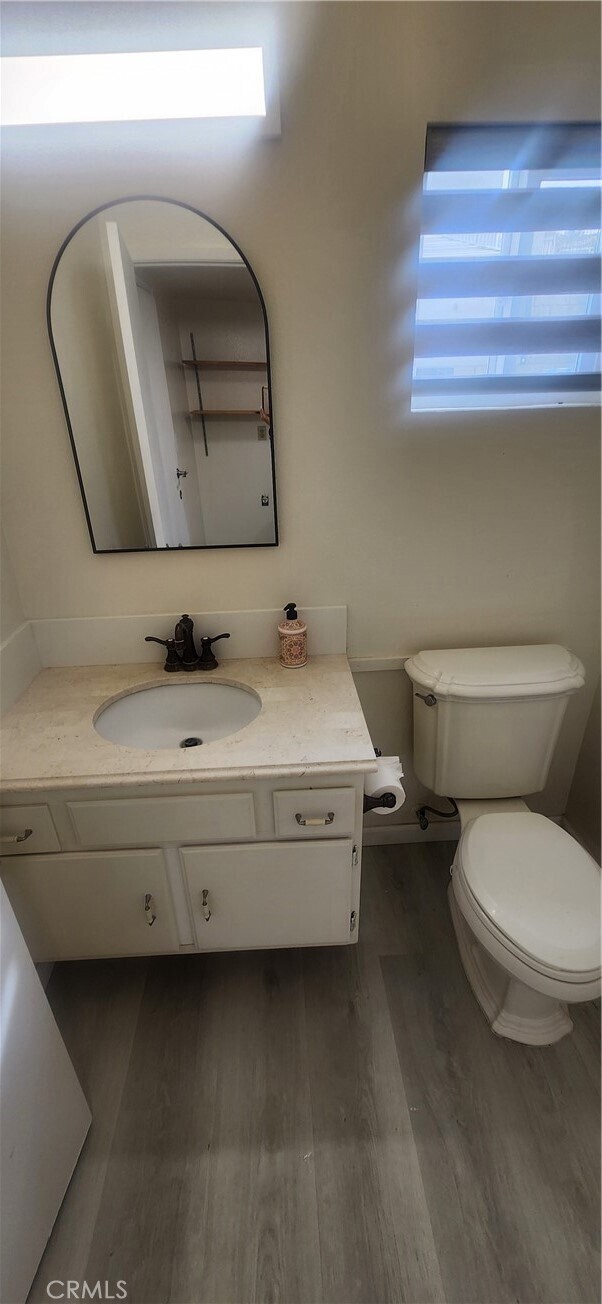 Building Photo - 865 Featherwood Dr