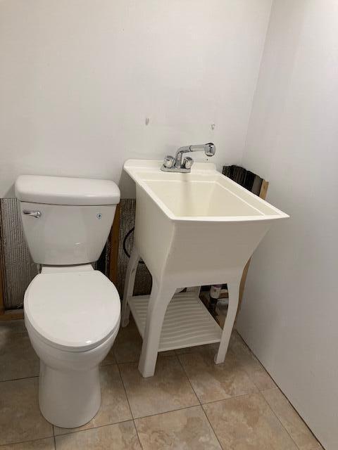 Building Photo - 3300 Fernwood Ave