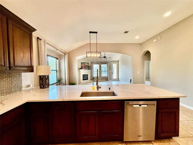 Building Photo - 14400 Senia Bend