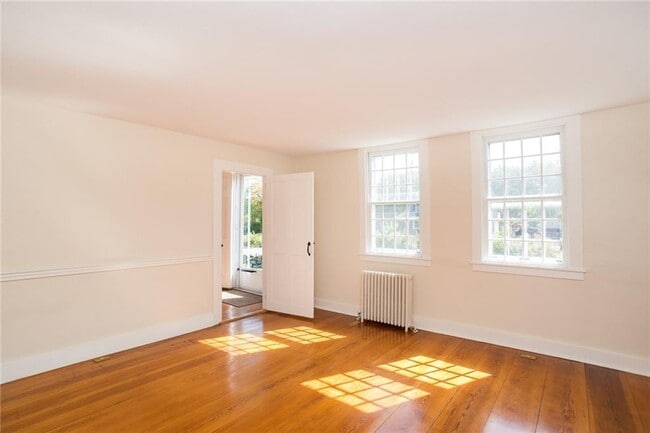 Building Photo - 15 Snell Rd