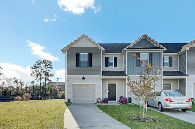 Building Photo - 3 Bedroom 2.5 Bath Townhouse in Lakeview Commons - Goose Creek