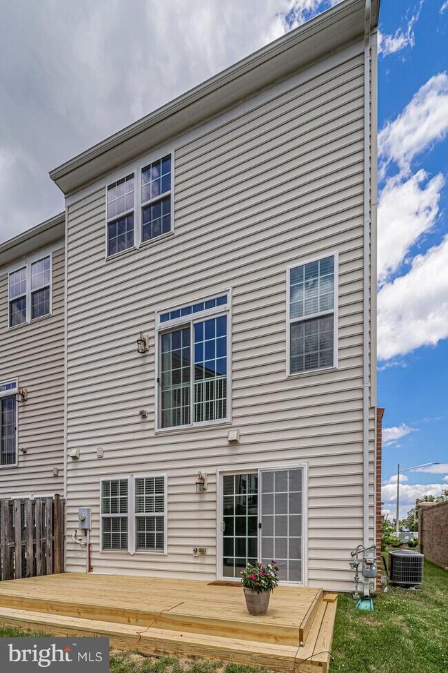 Building Photo - 6262 Summit Point Ct