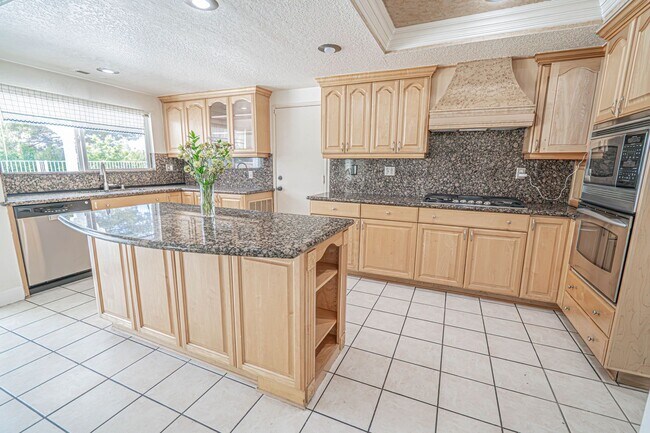 Building Photo - 27727 Spandau Dr