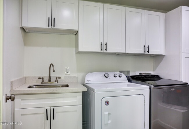 Building Photo - 7225 E Villa Way