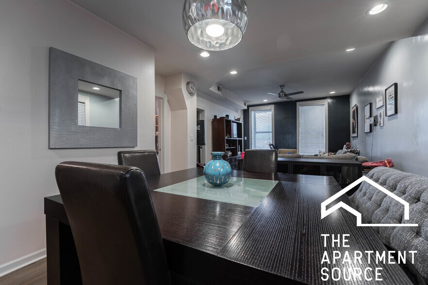 Building Photo - 2651 W Armitage Ave