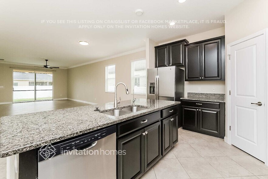 Building Photo - 2546 Bartolo Dr