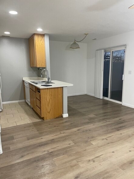 Building Photo - 1420 W Salvia Pl