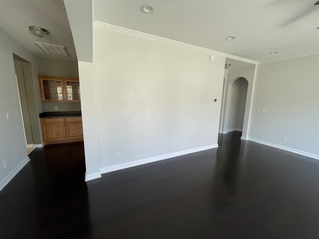 Building Photo - 717 Gazania Ln