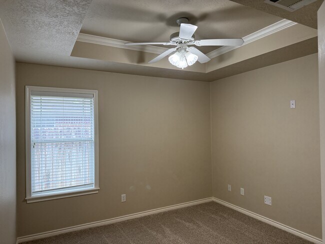 Building Photo - 223 Karten Ln