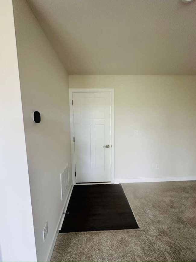 Building Photo - 9904 Oaklawn Blvd NW