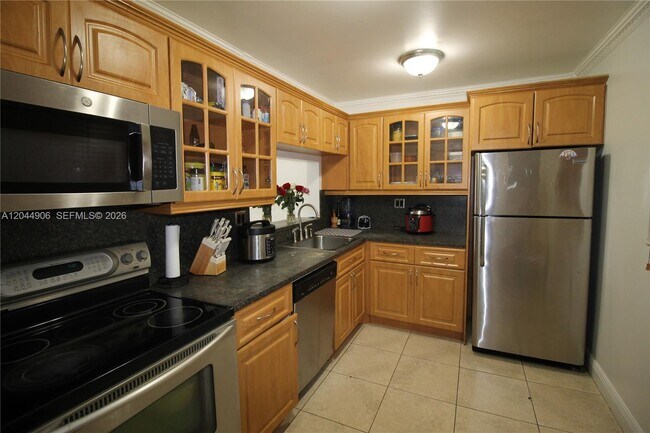 Building Photo - 8415 SW 107th Ave