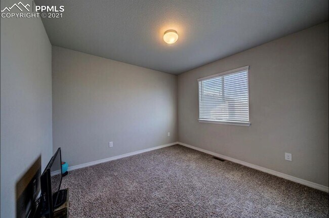 Building Photo - 6673 Galpin Dr