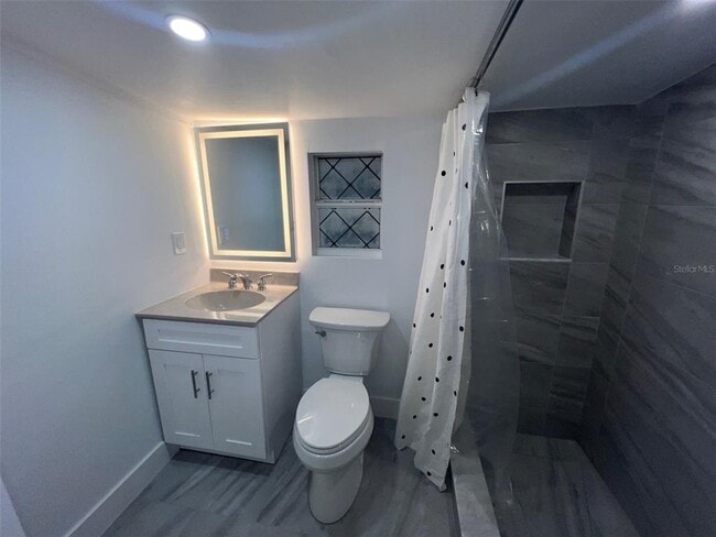 Building Photo - 6439 Willow Wood Ln