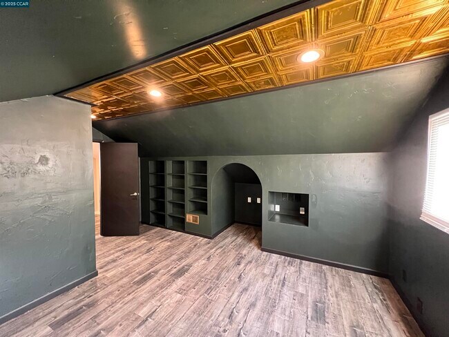 Building Photo - 3325 G St