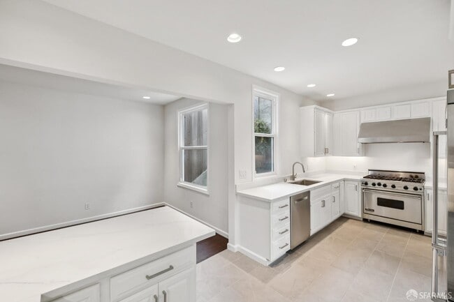 Building Photo - 971 Filbert St