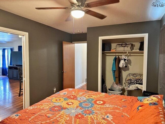 Building Photo - 405 Vaughn St