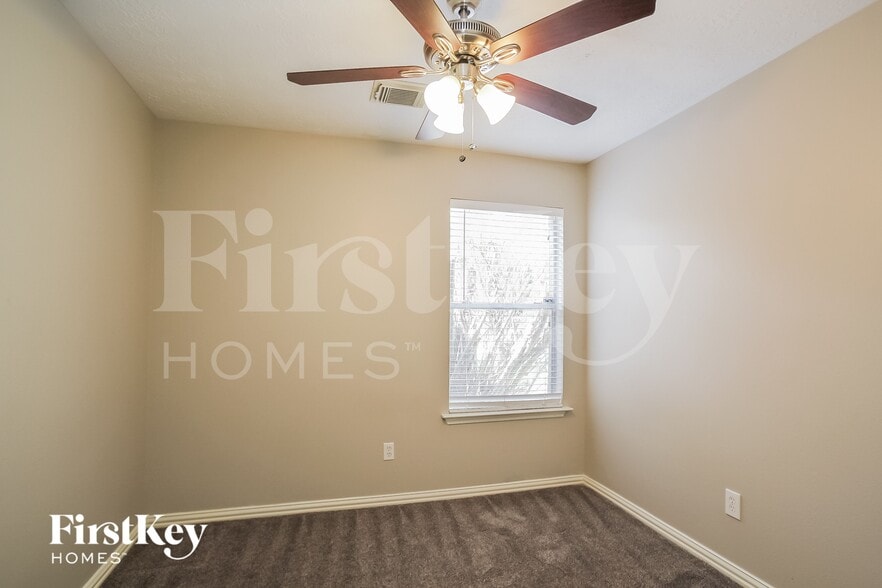 Building Photo - 916 Wilaby Ln