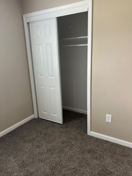 Building Photo - 240 English Ave