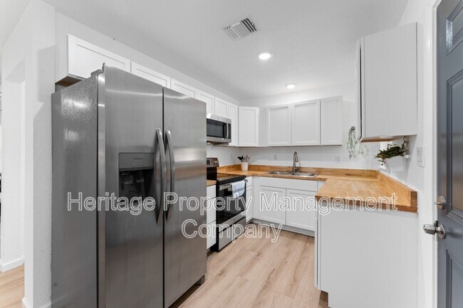 Building Photo - 338 Tomrob Dr