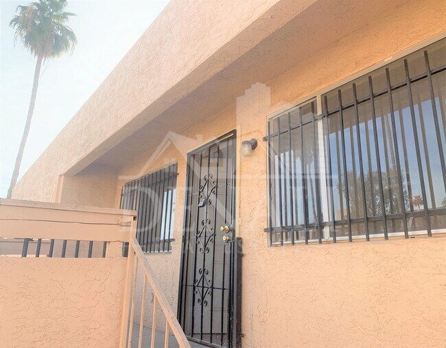 Building Photo - 2804 N 43rd Ave