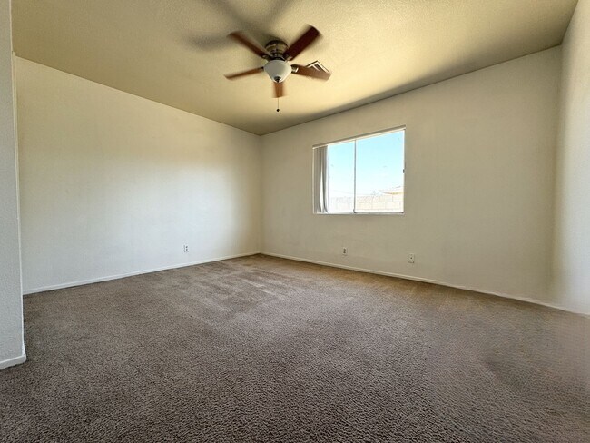 Building Photo - COMING SOON!! 3 Bedroom 2 Bathroom Apartment in Cathedral City!