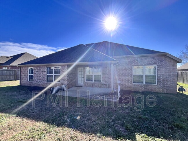 Building Photo - 4300 SW Limestone Ave