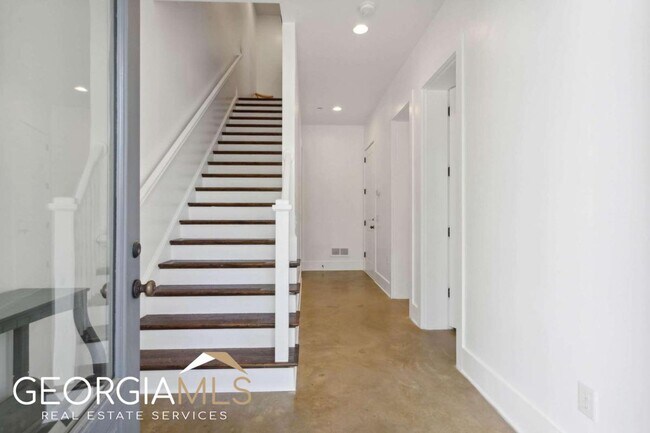 Building Photo - 9212 Selborne Ln