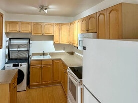 Building Photo - 1733 Mayo St