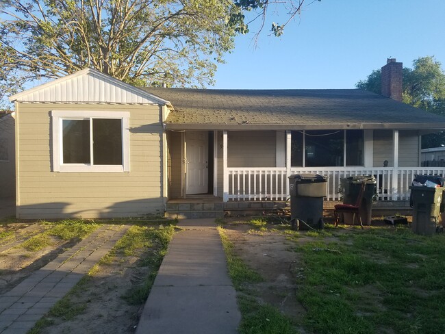 Primary Photo - 916 Sonoma Ave