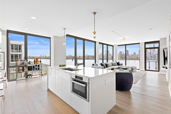 Building Photo - 9 Ave at Port Imperial