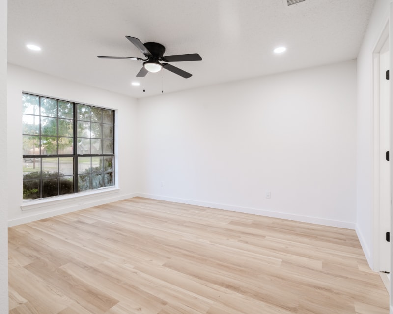 Building Photo - 301 Sheffield Dr