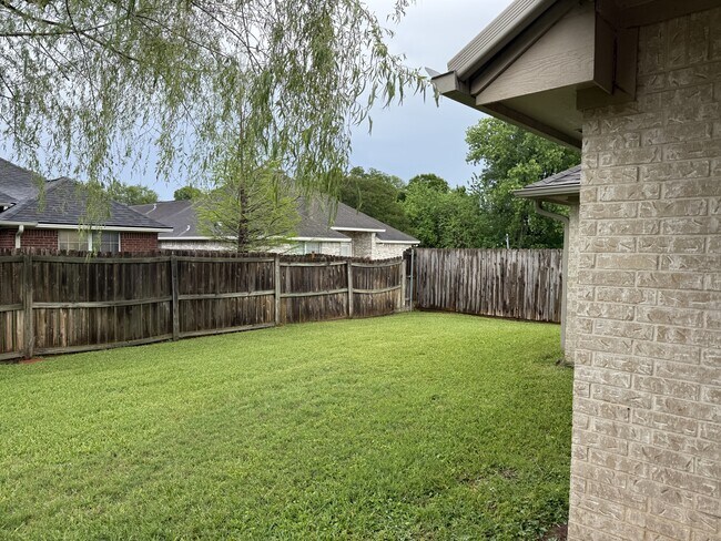 Building Photo - 223 Karten Ln