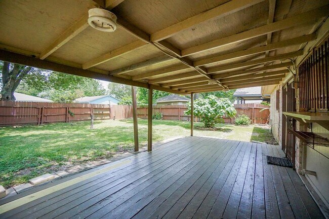 Building Photo - 11614 Pompano Ln