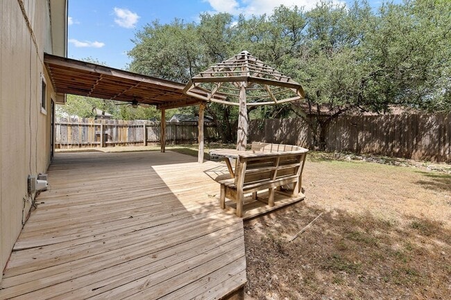 Building Photo - 607 Russet Valley Dr