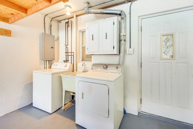 Building Photo - 2750 Ocean Shore Blvd