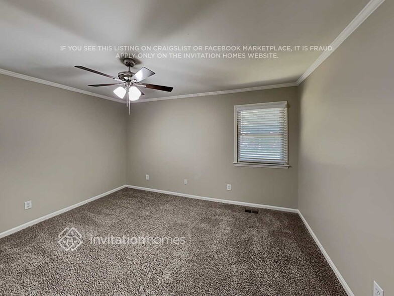 Building Photo - 5504 Hickory Grove Rd