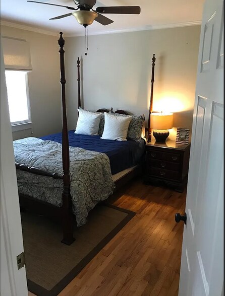 Building Photo - 223 Willow Springs Dr