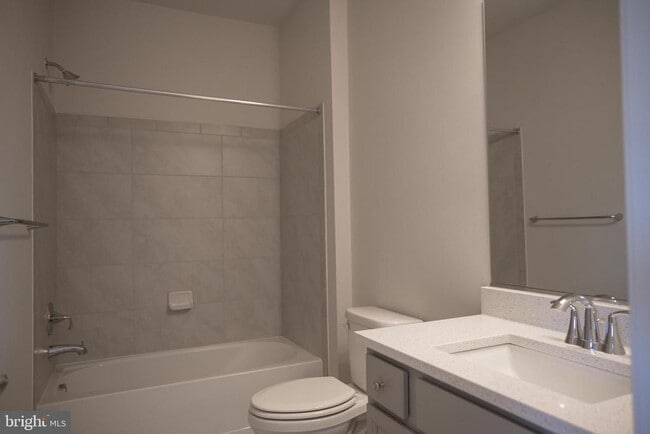 Building Photo - 238 Mainstream Dr