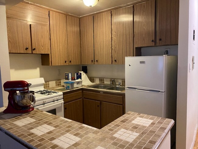 Building Photo - 44-20 Douglaston Pkwy