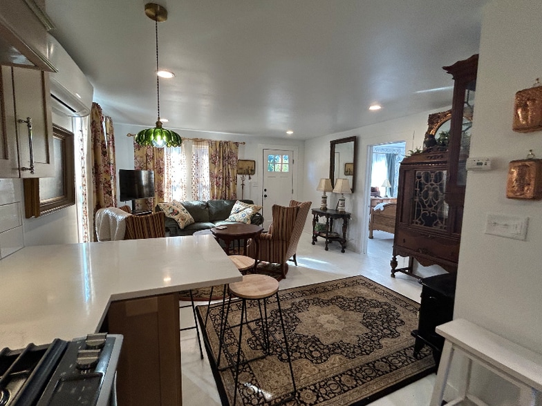 Building Photo - 44 N H St